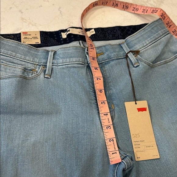 Levi's Women's 525 Perfect Waist Straight Jeans - Light Blue - Picture 10 of 11